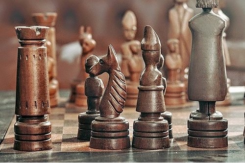 بازی شطرنج چیست